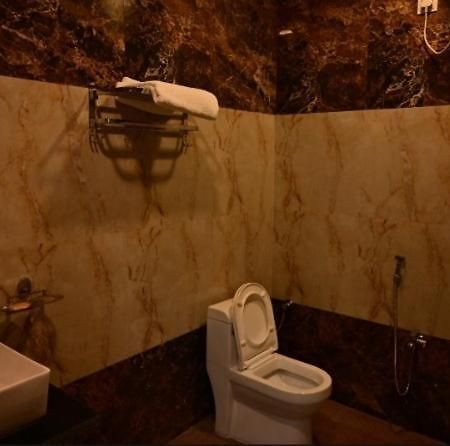 Hotel Raghuveer Inn By Bookingcare Sitapur Muafi Zewnętrze zdjęcie