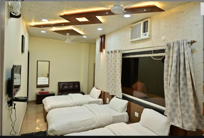 Hotel Raghuveer Inn By Bookingcare Sitapur Muafi Zewnętrze zdjęcie