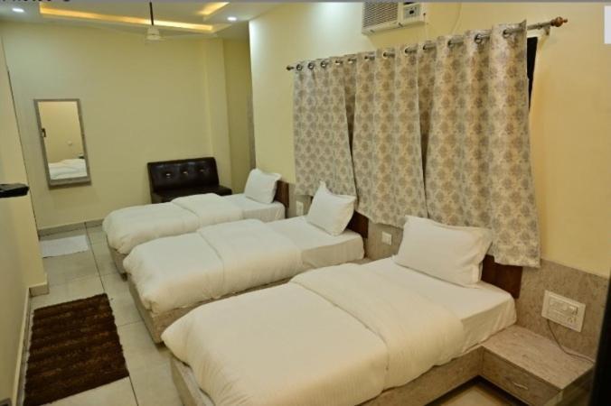 Hotel Raghuveer Inn By Bookingcare Sitapur Muafi Zewnętrze zdjęcie
